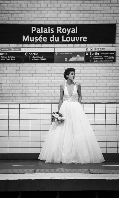 Robe de mariée princesse en tulle. Robes de mariée sur-mesure à Paris et boutique en ligne de robes de mariage en prêt-à-porter.