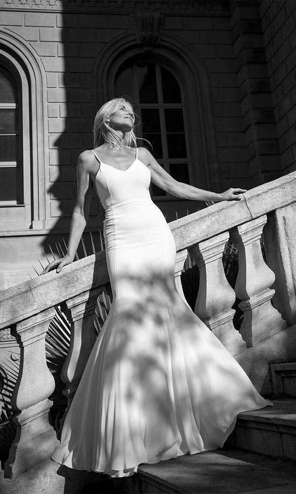 Robe de mariée sirène minimaliste - LILAR Paris 🌹