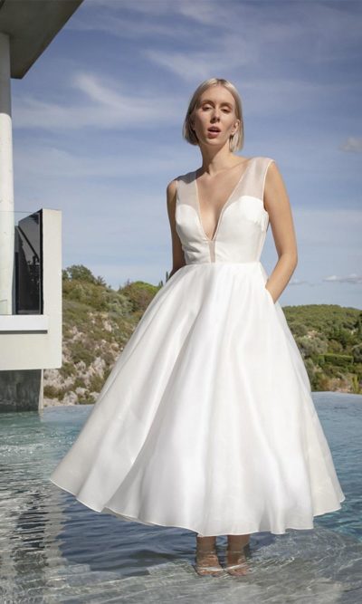 Made to measure wedding dress in Paris and ready to wear wedding dress online boutique.