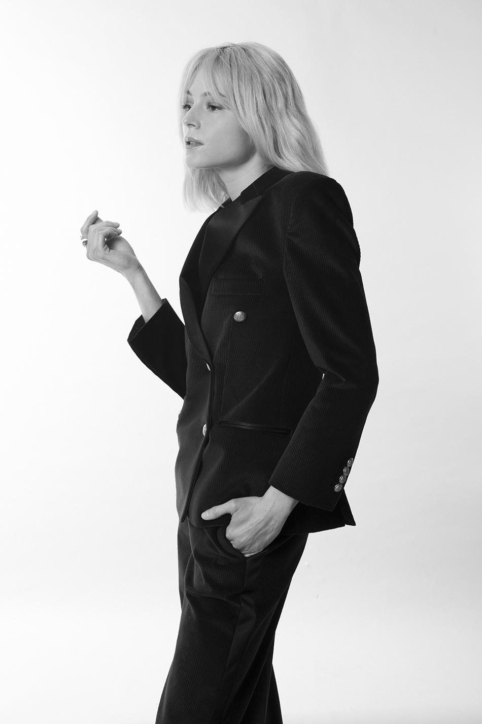 Tailor made bridal suit in Paris for woman LILAR Paris
